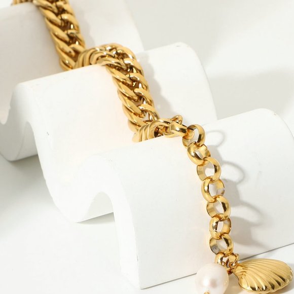 18K Gold-Plated Curb Chain Bracelet For Women - Picture 7 of 7